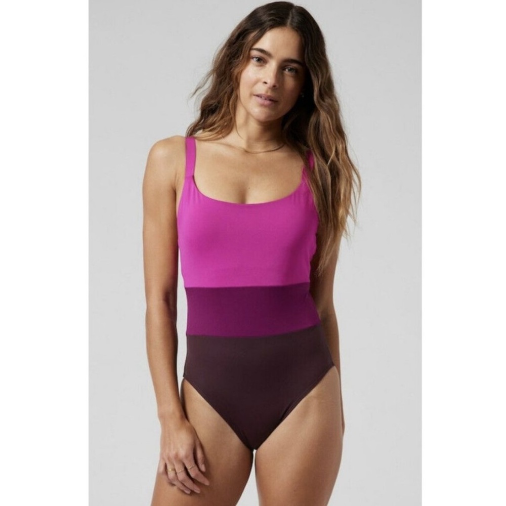 NWT Athleta Coastline One Piece Swimsuit Pink Stripe Tall Long